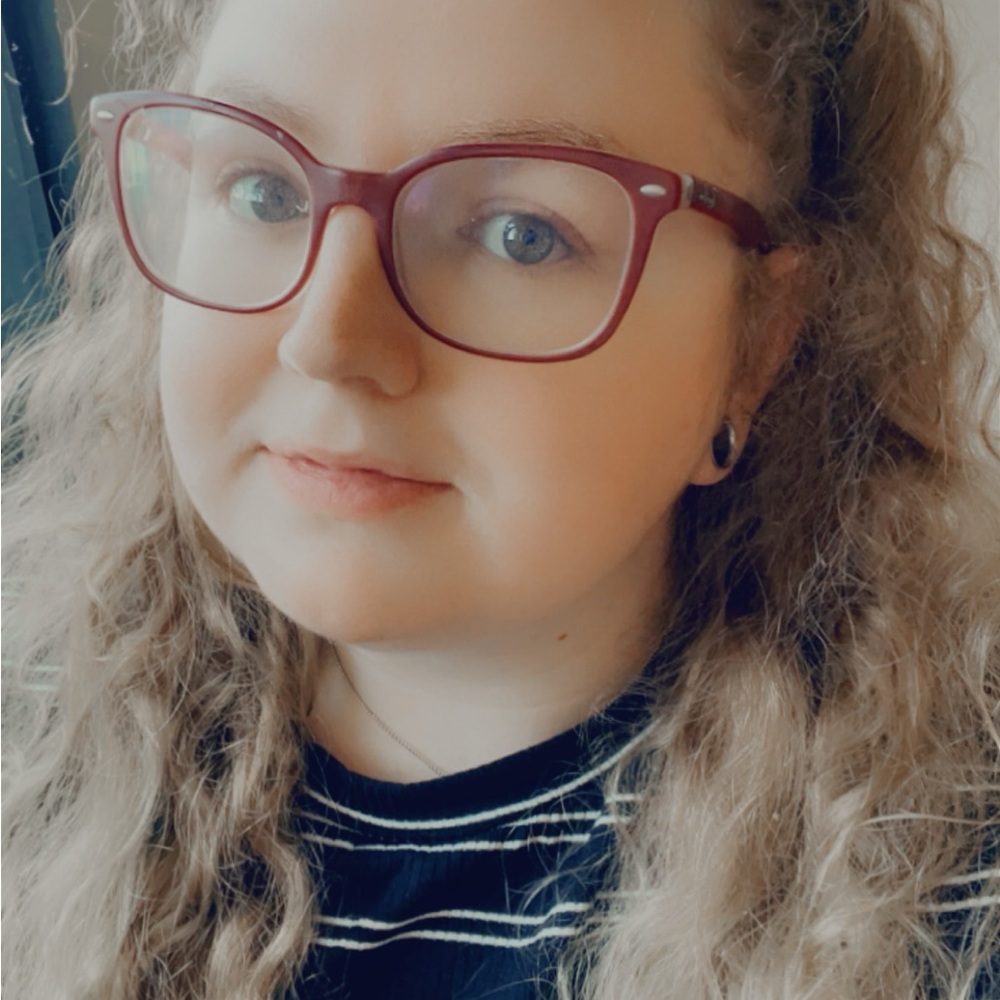 Meet your Posher, Olivia